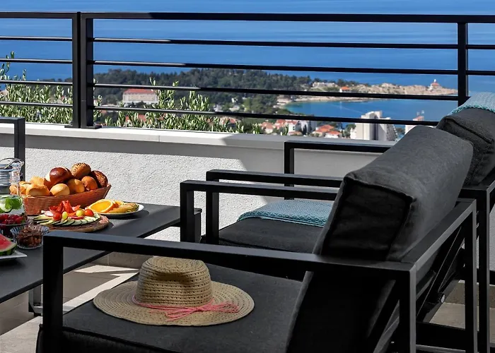 Apricus Makarska